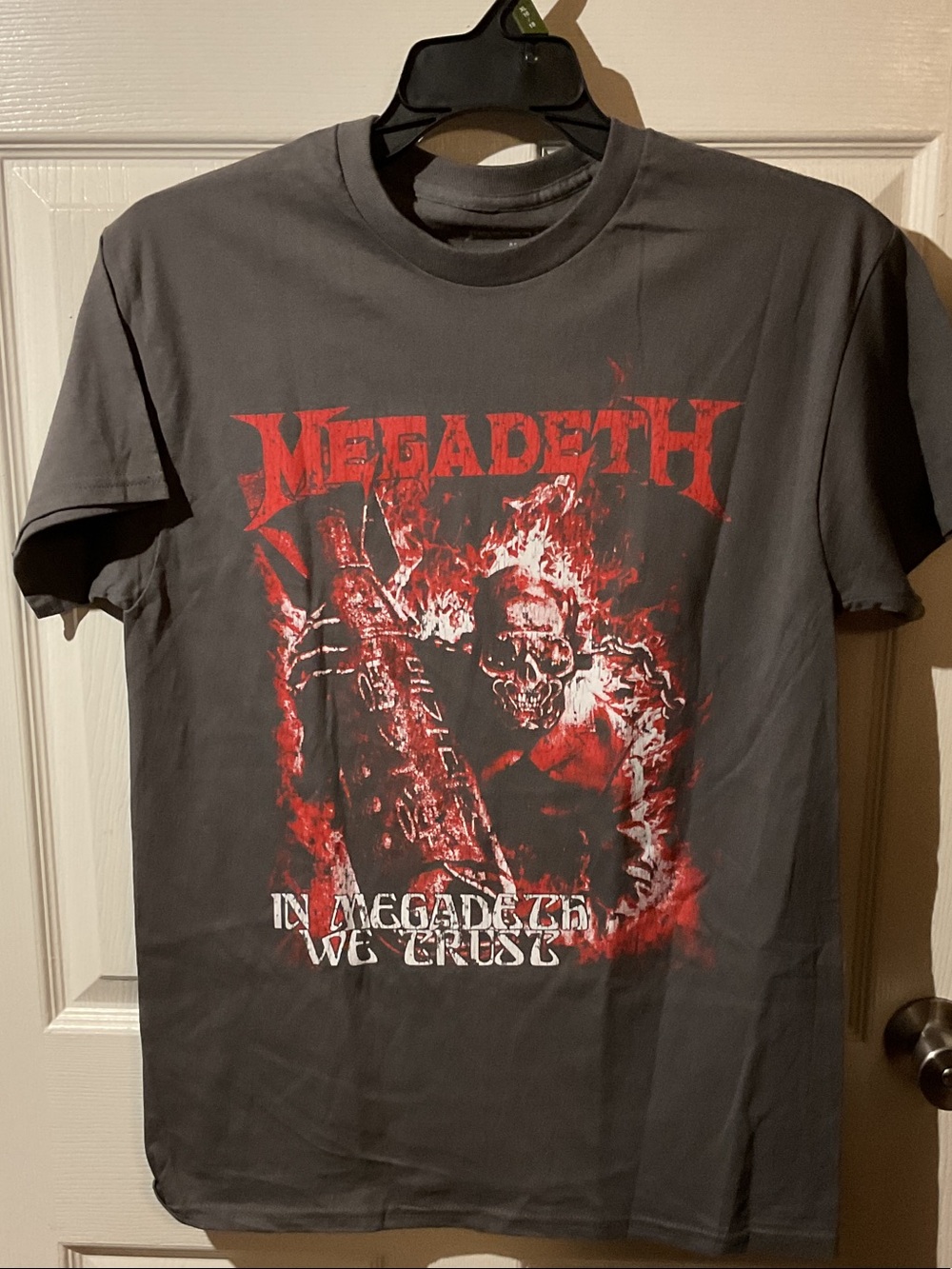 Megadeth Graphic Short Sleeve Band Tee in Gray and Red